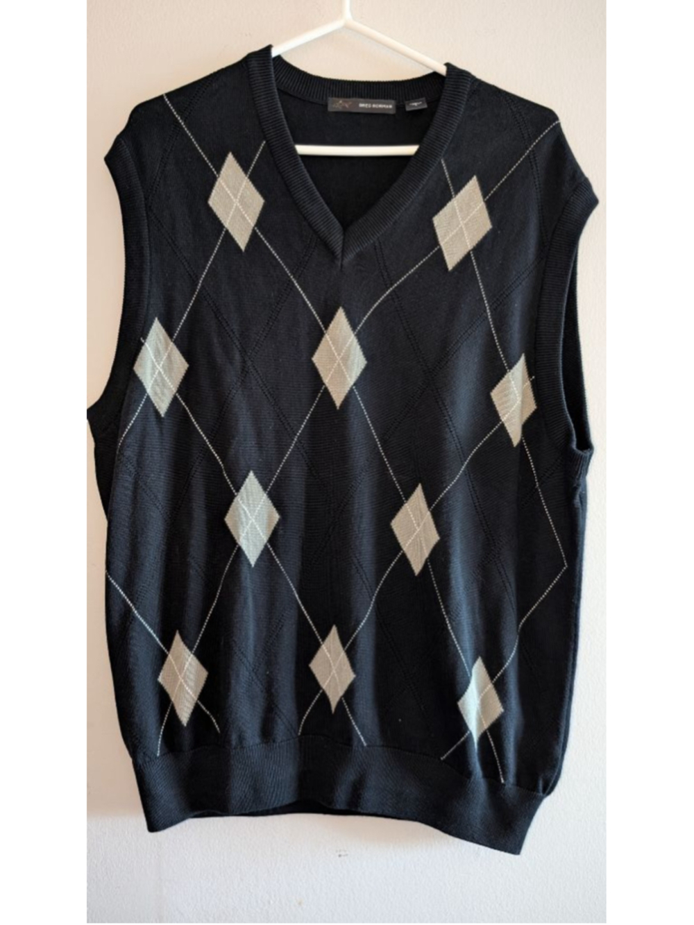 Greg Norman Mens V-Neck Sweater Vest Large Black Gray Argyle